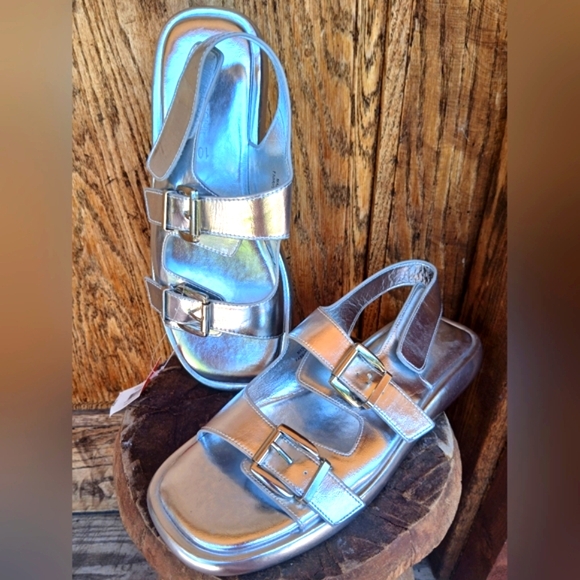 Joe FRESH Metallic Silver Women's Sandals size 10 Adjustable Buckles NEW Trendy - Picture 1 of 8